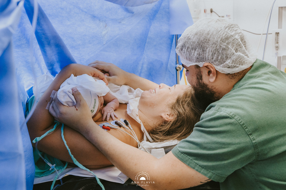 Filmes de parto, filmes de nascimento, nascimento, humanização, parto normal, cesariana humanizada, doula, parto, foto de parto, fotografia de parto no es, parto humanizado, grande vitória, maternidade santa ursula