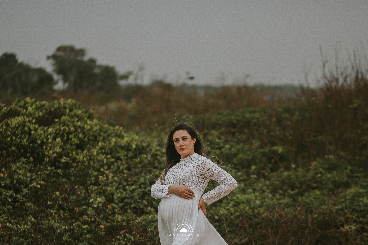 book gestante, gestante, gravida, gravidez, maternidade, ensaio gestante,  vila velha, vitoria,  parto, bebê, praia de itaparica, ensaio nublado, ensaio com vento, ensaio gestante na praia, ensaio gestante no festa, praia deserta 
