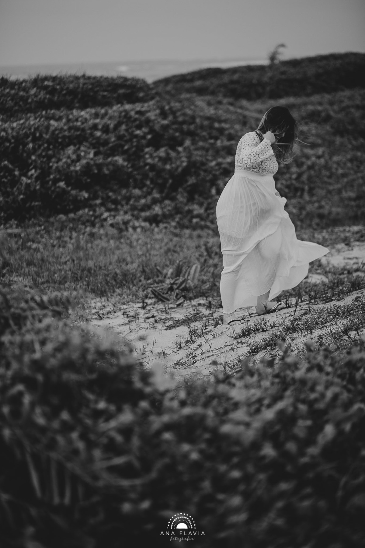 book gestante, gestante, gravida, gravidez, maternidade, ensaio gestante,  vila velha, vitoria,  parto, bebê, praia de itaparica, ensaio nublado, ensaio com vento, ensaio gestante na praia, ensaio gestante no festa, praia deserta 
