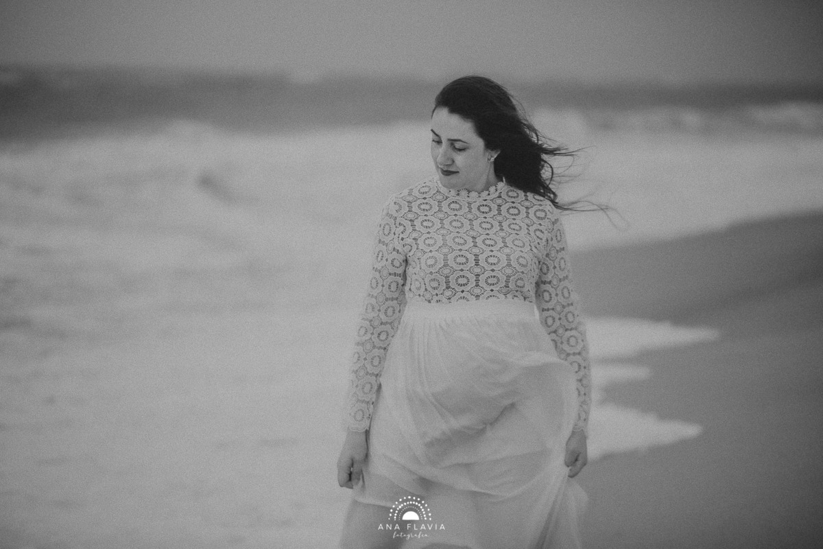 book gestante, gestante, gravida, gravidez, maternidade, ensaio gestante,  vila velha, vitoria,  parto, bebê, praia de itaparica, ensaio nublado, ensaio com vento, ensaio gestante na praia, ensaio gestante no festa, praia deserta 
