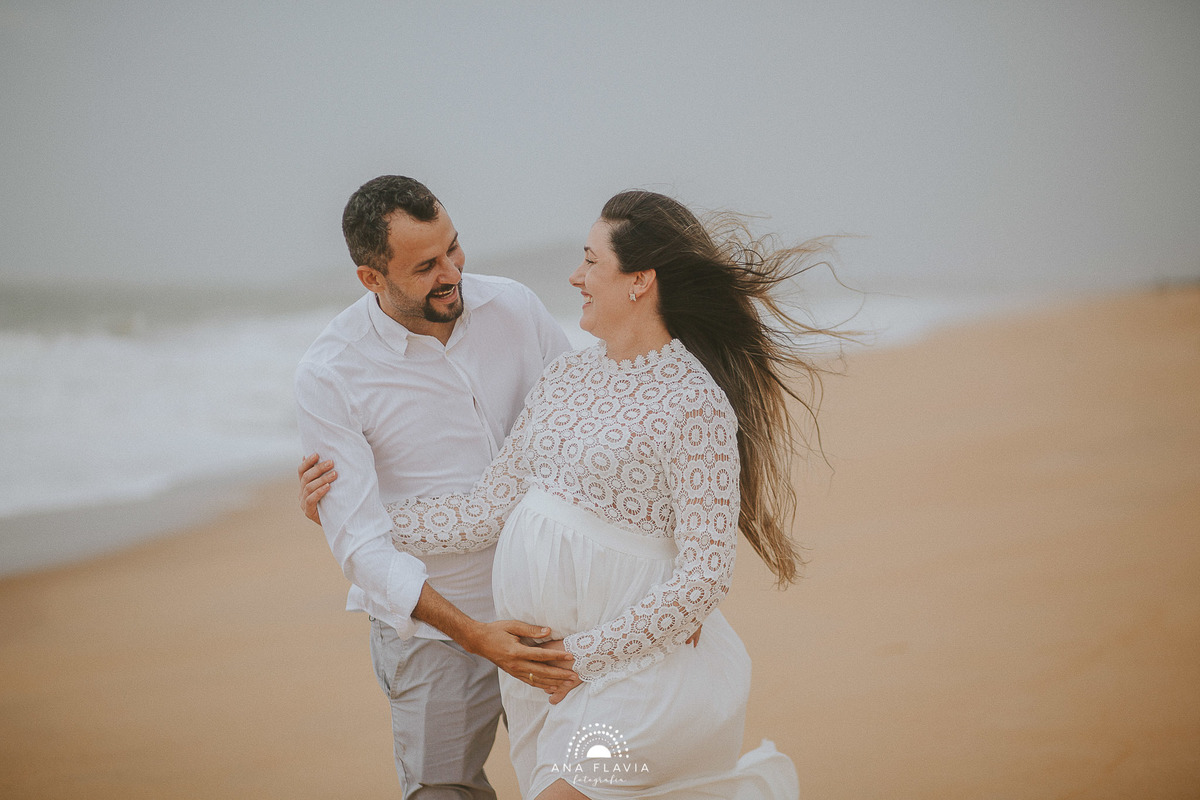 book gestante, gestante, gravida, gravidez, maternidade, ensaio gestante,  vila velha, vitoria,  parto, bebê, praia de itaparica, ensaio nublado, ensaio com vento, ensaio gestante na praia, ensaio gestante no festa, praia deserta 
