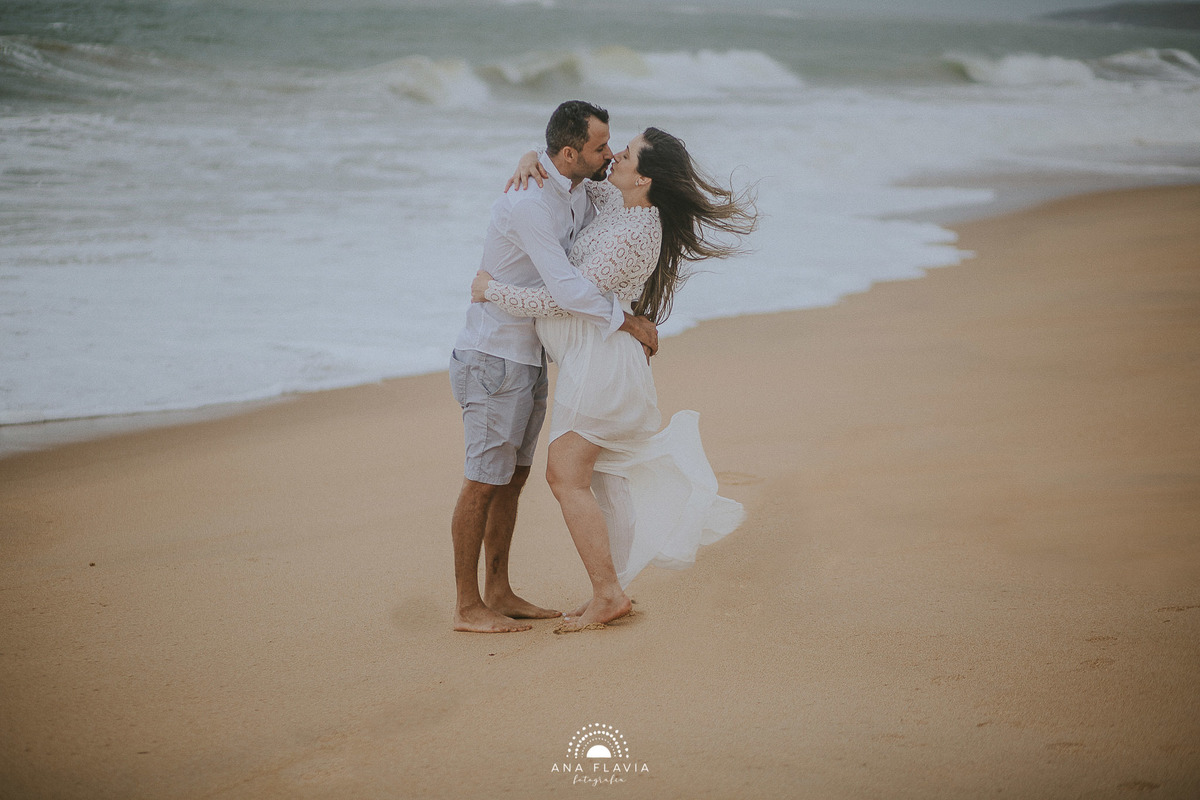 book gestante, gestante, gravida, gravidez, maternidade, ensaio gestante,  vila velha, vitoria,  parto, bebê, praia de itaparica, ensaio nublado, ensaio com vento, ensaio gestante na praia, ensaio gestante no festa, praia deserta 
