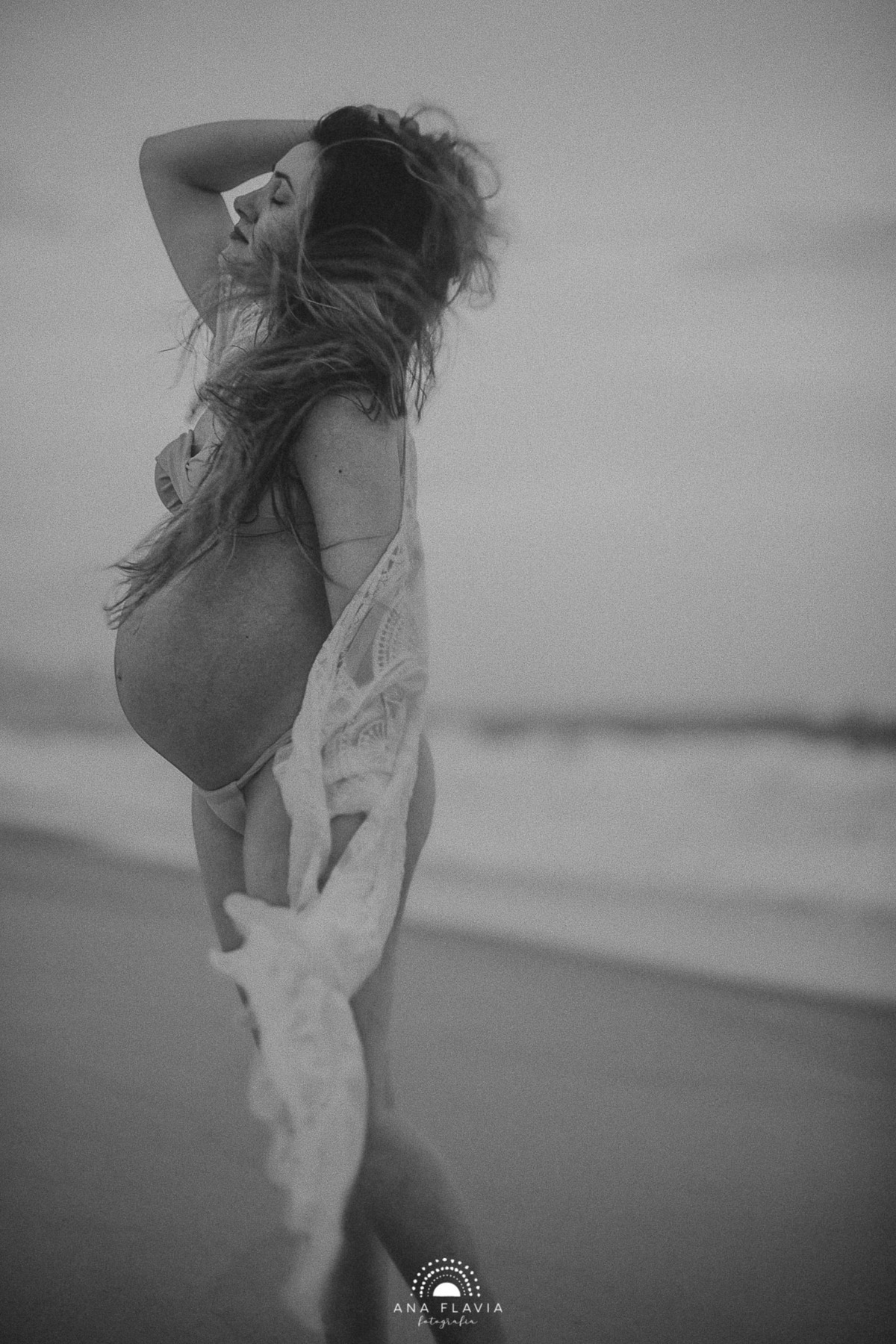 book gestante, gestante, gravida, gravidez, maternidade, ensaio gestante,  vila velha, vitoria,  parto, bebê, praia de itaparica, ensaio nublado, ensaio com vento, ensaio gestante na praia, ensaio gestante no festa, praia deserta 
