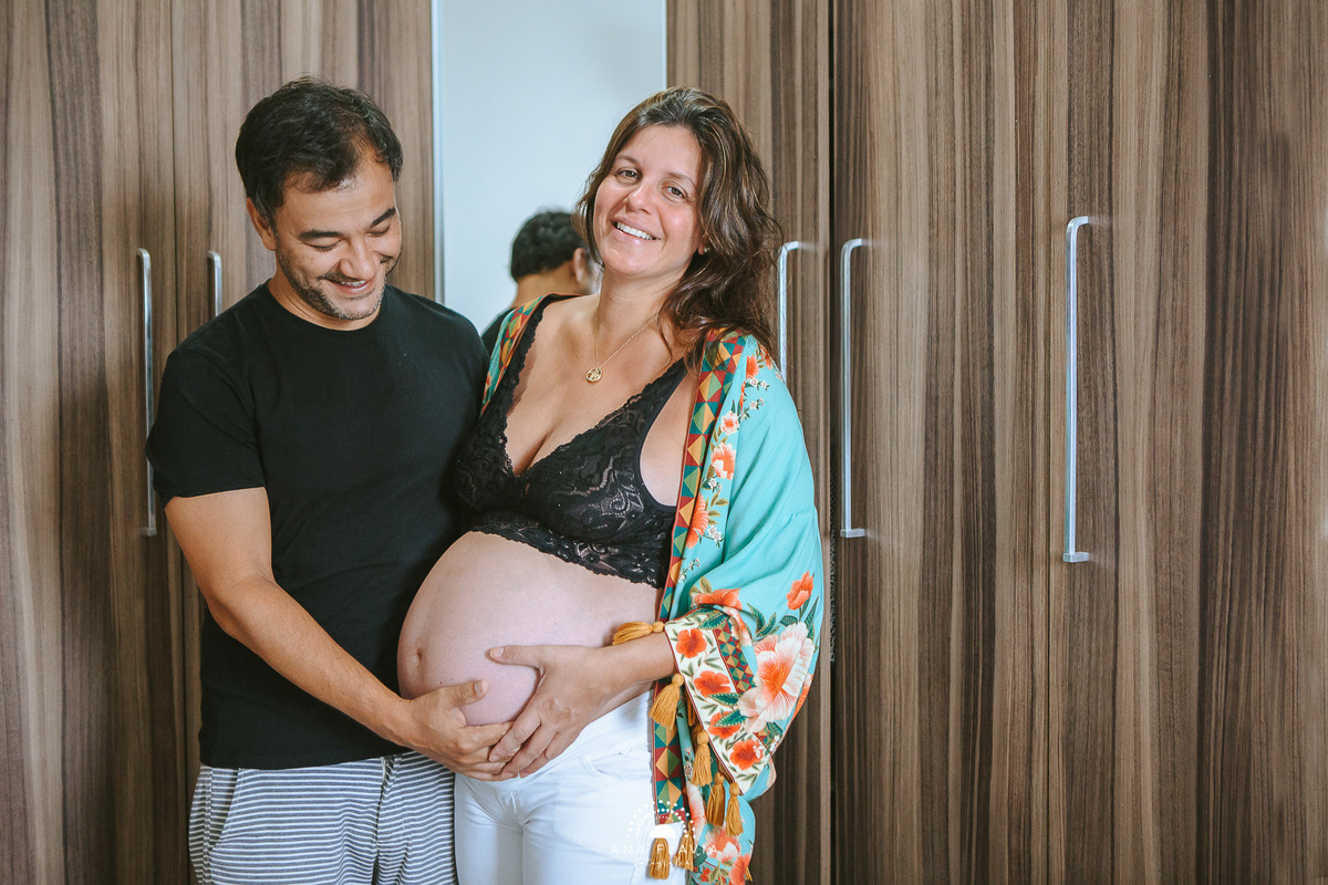 book gestante, gestante, gravida, gravidez, maternidade, ensaio gestante,  vila velha, vitoria,  parto, bebê, praia de ensaio em casa, ensaio nublado, ensaio com vento, ensaio gestante em casa, ensaio gestante 
