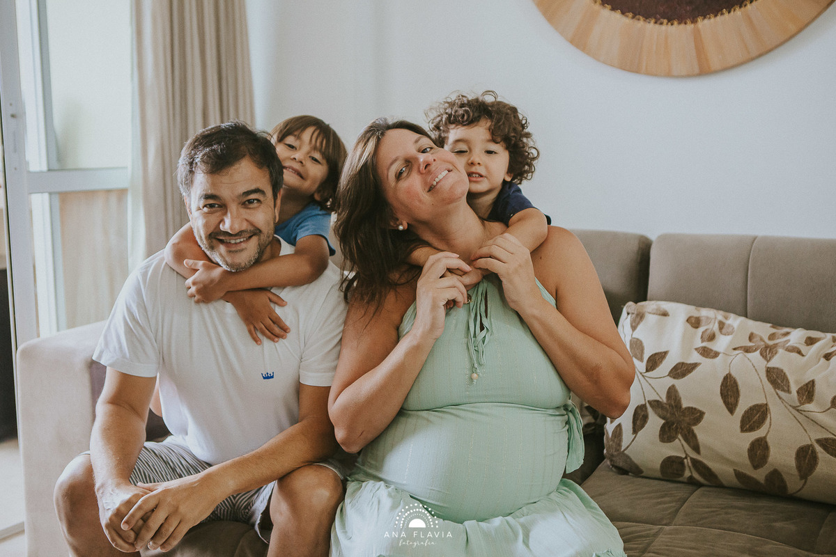 book gestante, gestante, gravida, gravidez, maternidade, ensaio gestante,  vila velha, vitoria,  parto, bebê, praia de ensaio em casa, ensaio nublado, ensaio com vento, ensaio gestante em casa, ensaio gestante 
