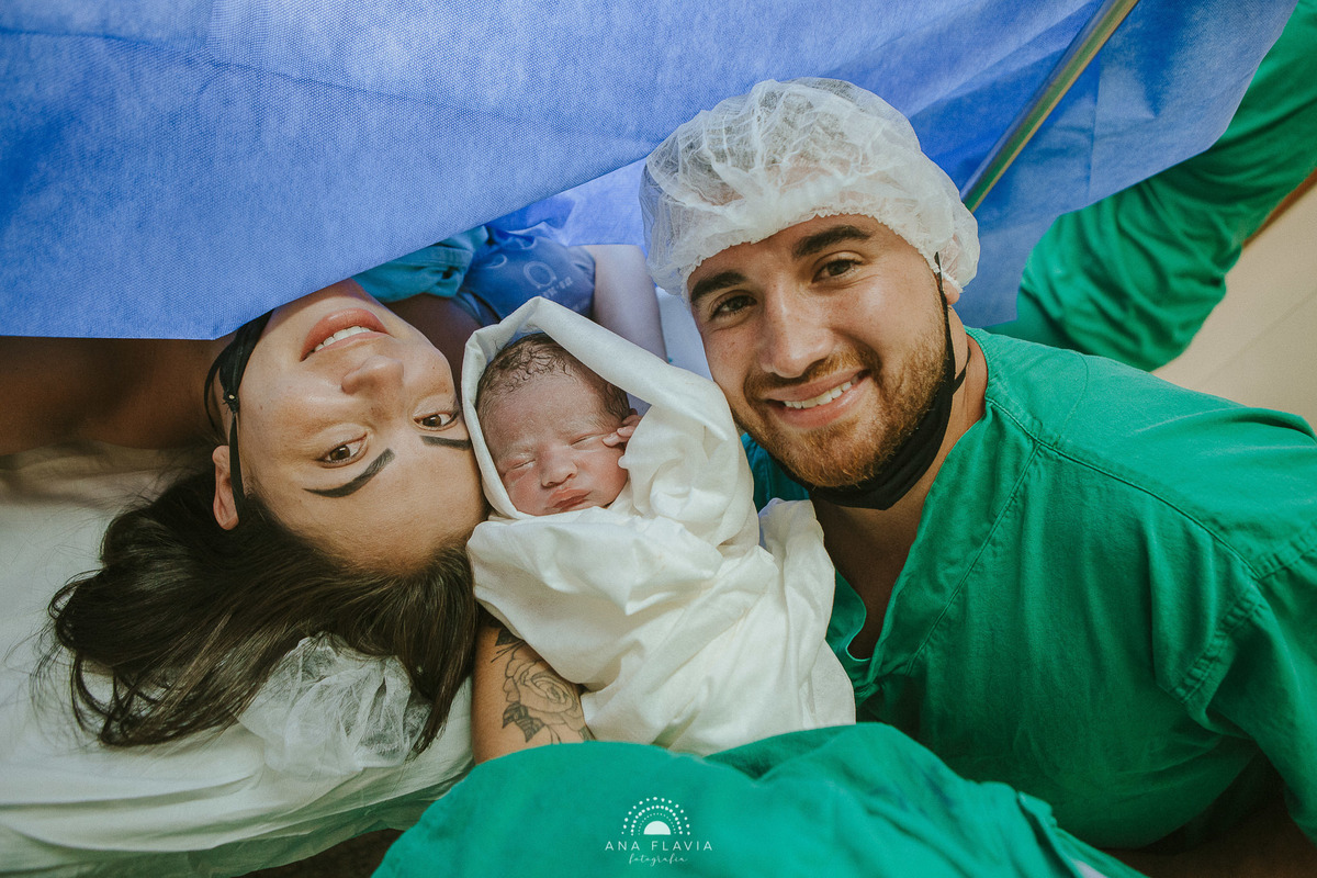 Fotografia de parto Cesária 
Filmes de parto, filmes de nascimento, nascimento, humanização, parto normal, cesariana humanizada, doula, parto, foto de parto, fotografia de parto no es, parto humanizado, grande vitória, Hospital Praia da Costa