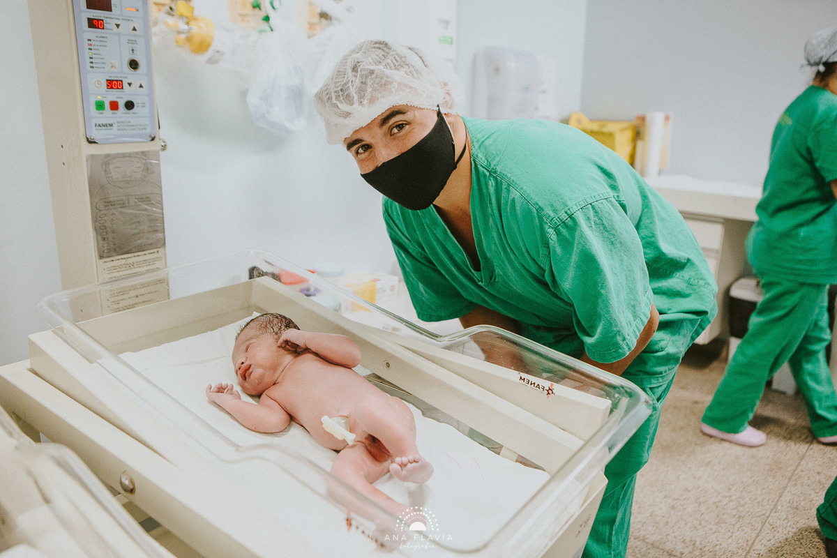 Fotografia de parto Cesária 
Filmes de parto, filmes de nascimento, nascimento, humanização, parto normal, cesariana humanizada, doula, parto, foto de parto, fotografia de parto no es, parto humanizado, grande vitória, Hospital Praia da Costa