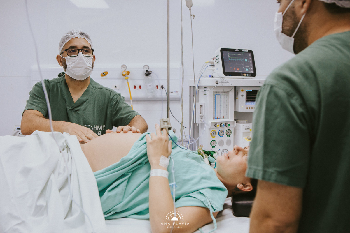 Fotografia de parto Cesária, Filme de parto, nascimento, humanização, vídeo de cesaria, cesariana humanizada, foto de parto Cesaria, parto humanizado, grande vitória, Hospital Praia da Costa, parto Cesária, parto normal, santa ursula