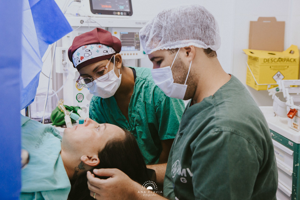 Fotografia de parto Cesária, Filme de parto, nascimento, humanização, vídeo de cesaria, cesariana humanizada, foto de parto Cesaria, parto humanizado, grande vitória, Hospital Praia da Costa, parto Cesária, parto normal, santa ursula