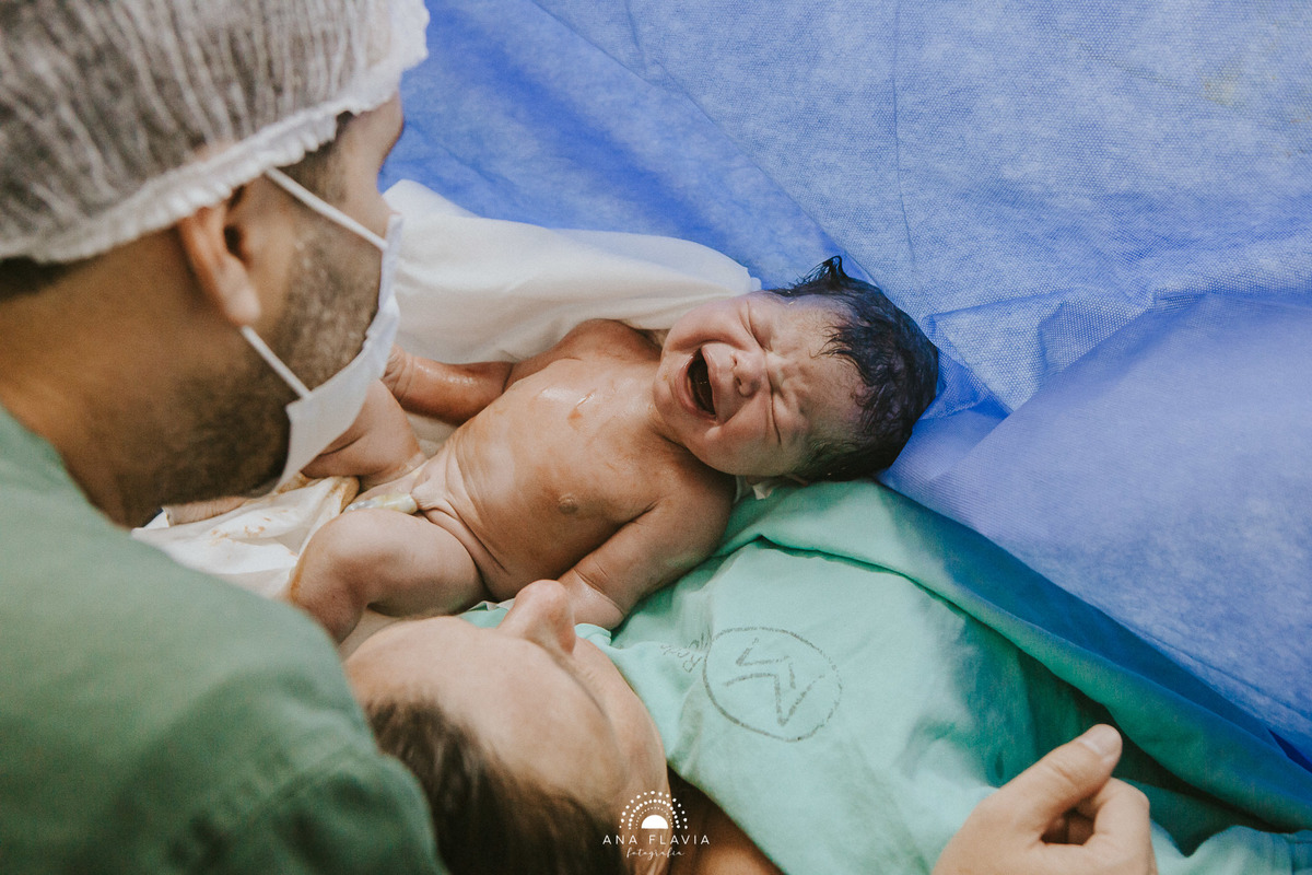 Fotografia de parto Cesária, Filme de parto, nascimento, humanização, vídeo de cesaria, cesariana humanizada, foto de parto Cesaria, parto humanizado, grande vitória, Hospital Praia da Costa, parto Cesária, parto normal, santa ursula