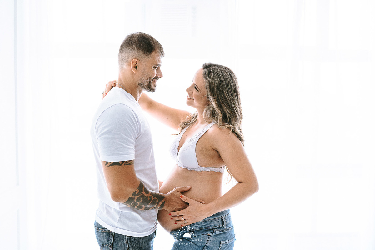 book gestante, gestante, gravida, gravidez, maternidade, ensaio gestante,  vila velha, vitoria,  parto, bebê, praia de ensaio em casa, ensaio nublado, ensaio gestante em estudio, foto em estudio, estudio fotografico