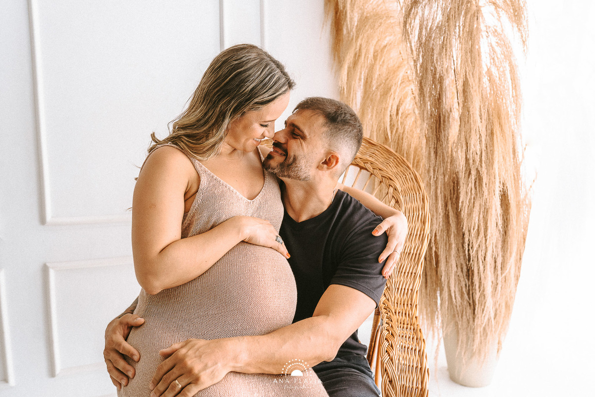 book gestante, gestante, gravida, gravidez, maternidade, ensaio gestante,  vila velha, vitoria,  parto, bebê, praia de ensaio em casa, ensaio nublado, ensaio gestante em estudio, foto em estudio, estudio fotografico