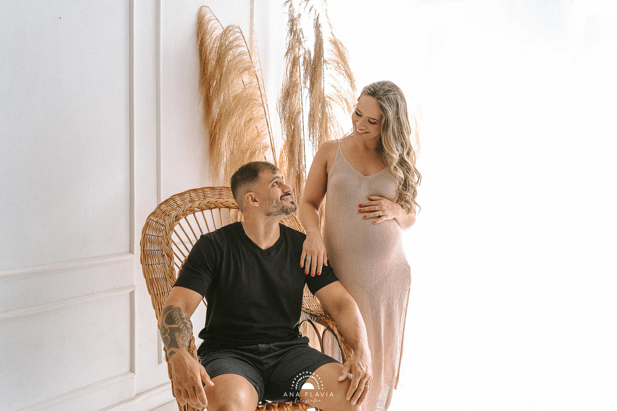 book gestante, gestante, gravida, gravidez, maternidade, ensaio gestante,  vila velha, vitoria,  parto, bebê, praia de ensaio em casa, ensaio nublado, ensaio gestante em estudio, foto em estudio, estudio fotografico