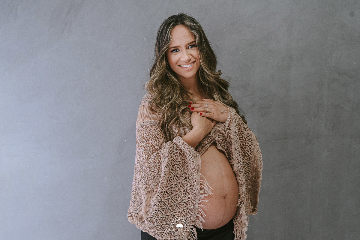 book gestante, gestante, gravida, gravidez, maternidade, ensaio gestante,  vila velha, vitoria,  parto, bebê, praia de ensaio em casa, ensaio nublado, ensaio gestante em estudio, foto em estudio, estudio fotografico