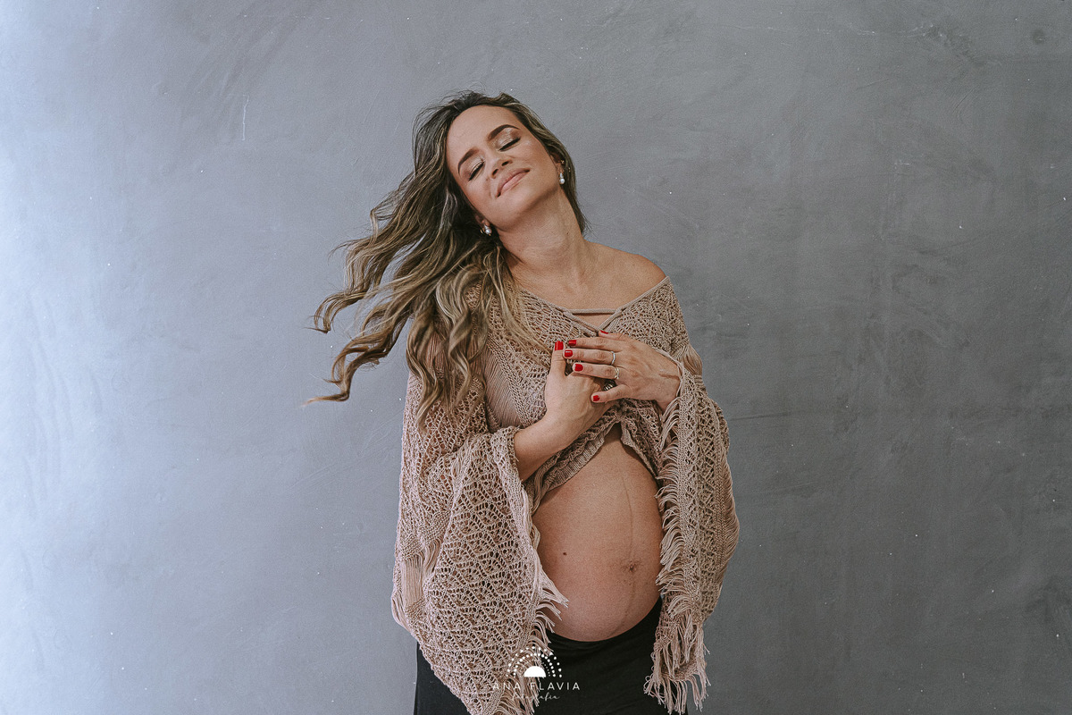 book gestante, gestante, gravida, gravidez, maternidade, ensaio gestante,  vila velha, vitoria,  parto, bebê, praia de ensaio em casa, ensaio nublado, ensaio gestante em estudio, foto em estudio, estudio fotografico