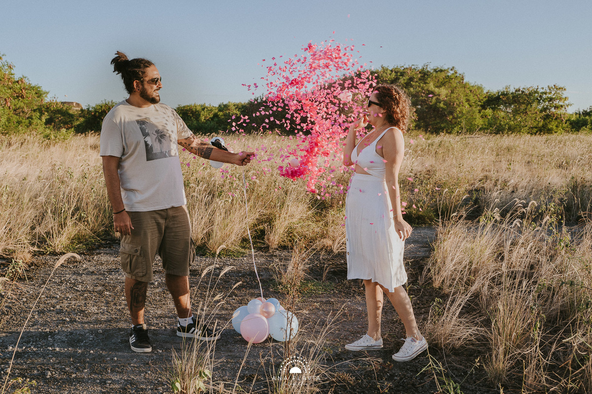 ensaio fotográfico, revelação de gravidez, ensaio revelação, cha revelação, campo, vila velha, vitoria, mae de menina, primeira gravidez
