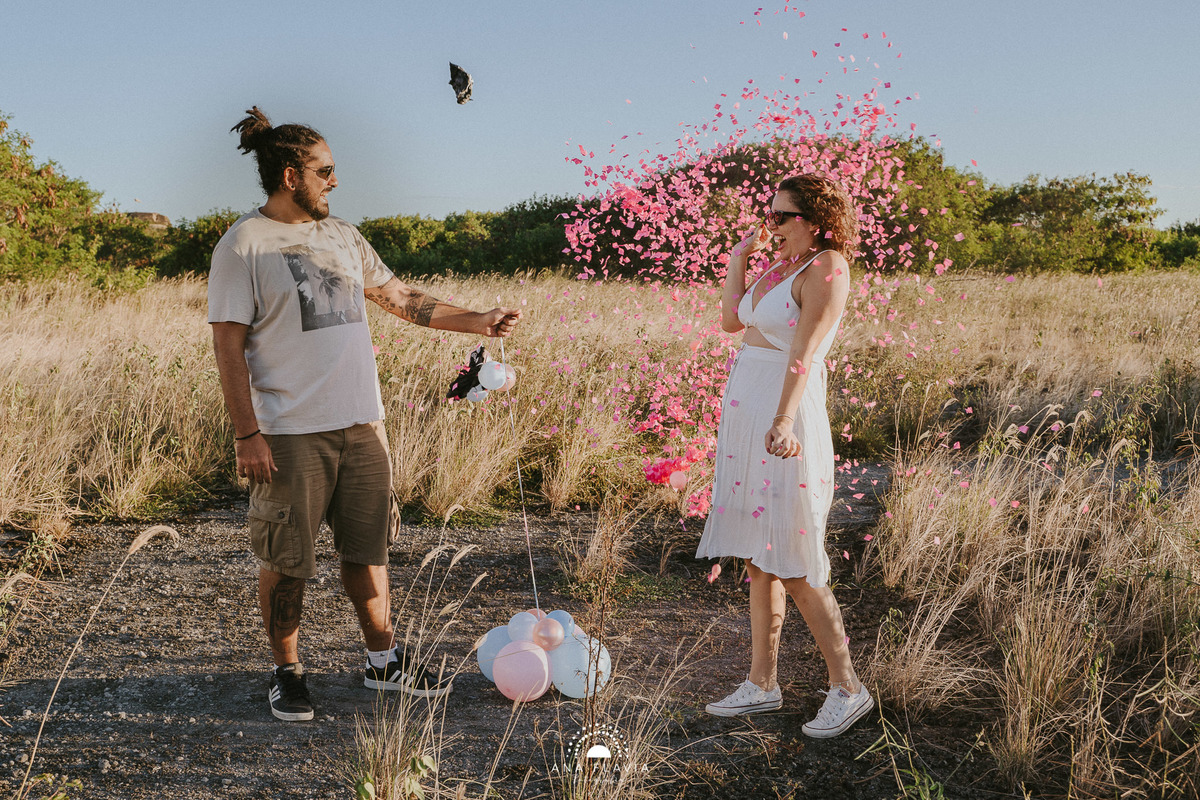 ensaio fotográfico, revelação de gravidez, ensaio revelação, cha revelação, campo, vila velha, vitoria, mae de menina, primeira gravidez
