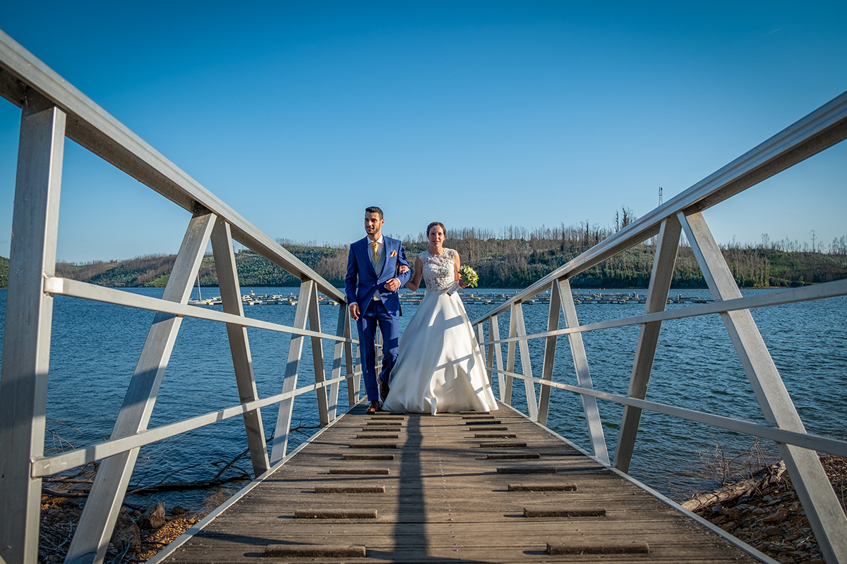 Estudios74-fotografia noivos -wedding photos-fotografia de casamento-casamento em aguieira-casamento no montebelo hotel & spa-casamento no montebelo Lake resort-casamento são martinho da cortiça-fotografia de casamento moderno-fotos de casamento jovem