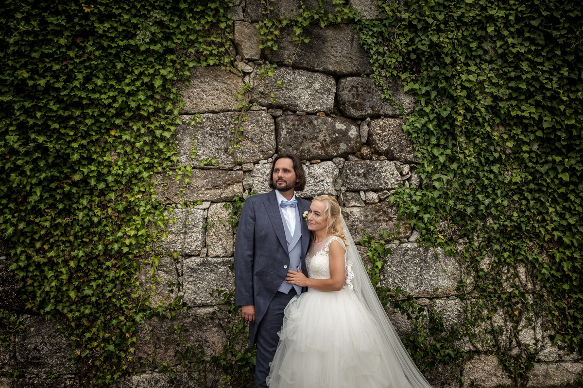 casamento-vasco-pinho-e-catarina-casamento-igreja-são-gonçalo-de-amarante-casamento-bispo-auxiliar-de-lisboa-casamento-hotel-casa-da-calçada-casamento-amarante-estudios74-casamento-membro-do-ps-making-off-joaquim-guerra-atuação-fernando-daniel
