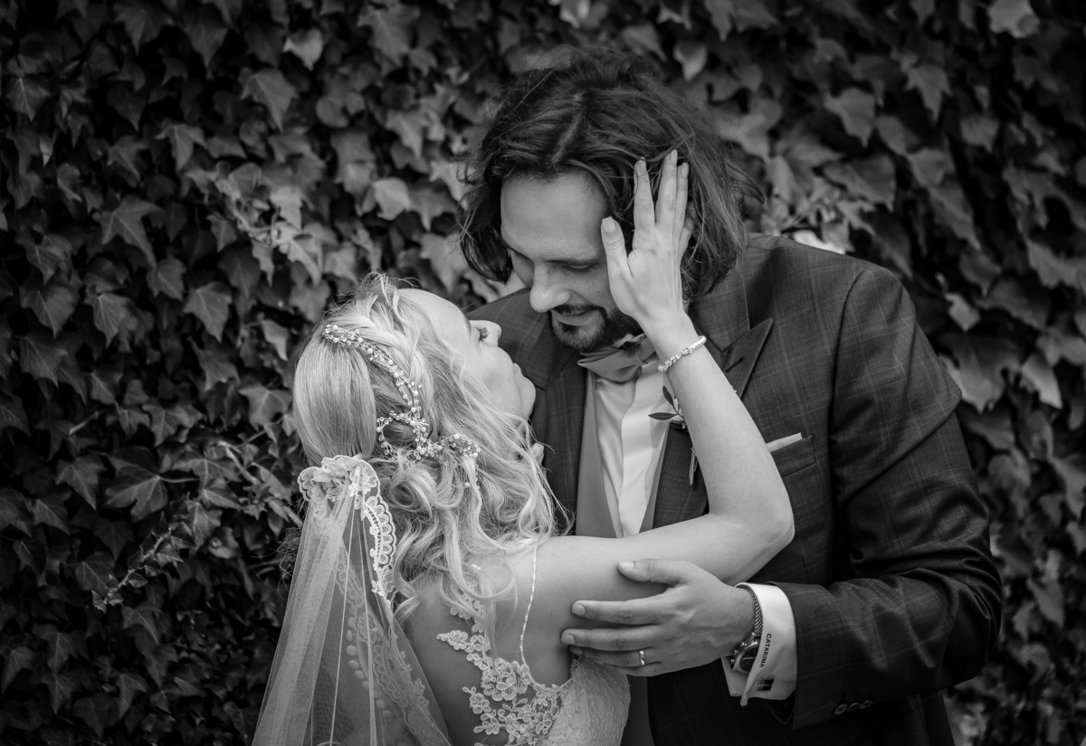 casamento-vasco-pinho-e-catarina-casamento-igreja-são-gonçalo-de-amarante-casamento-bispo-auxiliar-de-lisboa-casamento-hotel-casa-da-calçada-casamento-amarante-estudios74-casamento-membro-do-ps-making-off-joaquim-guerra-atuação-fernando-daniel
