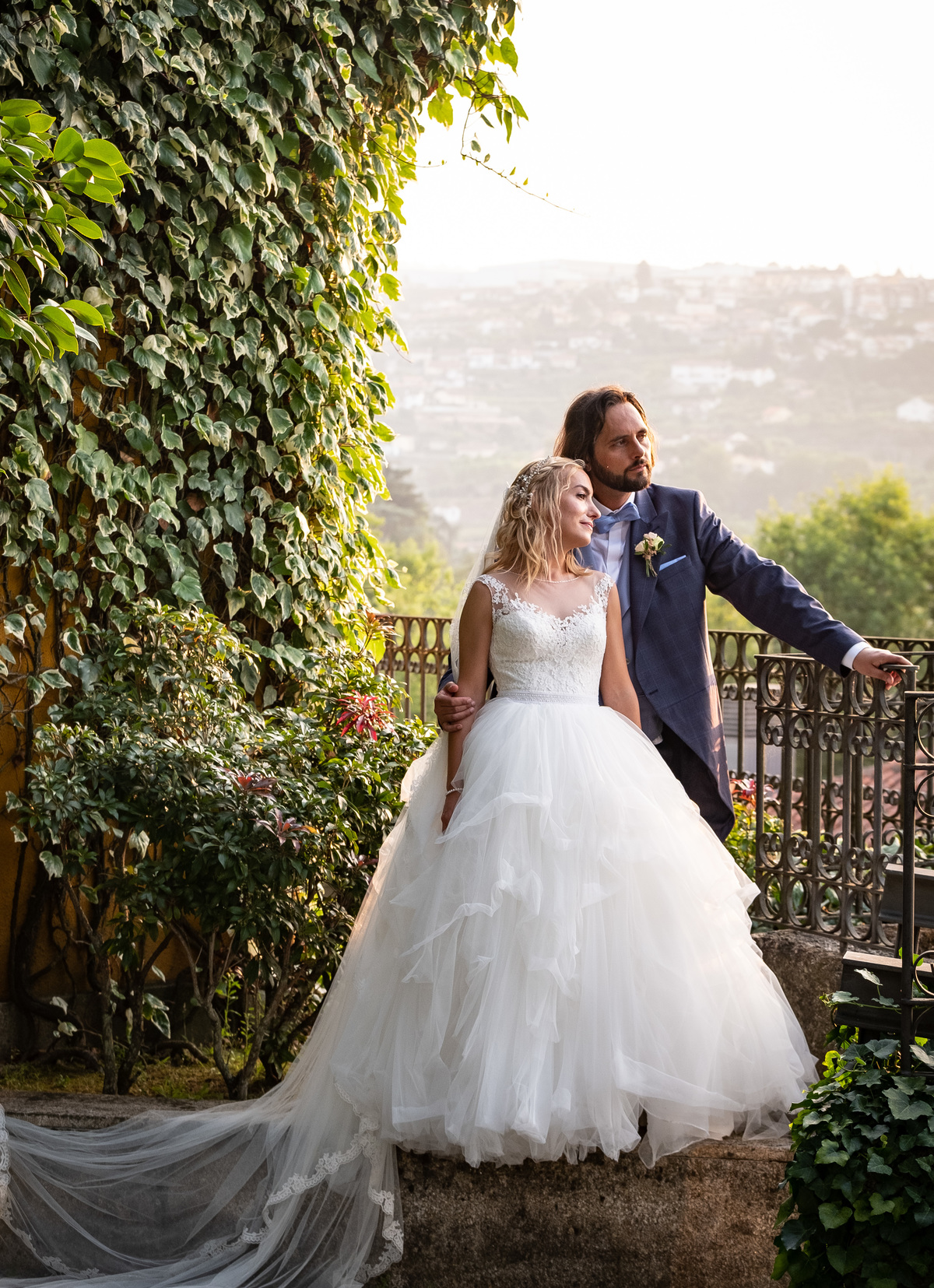 casamento-vasco-pinho-e-catarina-casamento-igreja-são-gonçalo-de-amarante-casamento-bispo-auxiliar-de-lisboa-casamento-hotel-casa-da-calçada-casamento-amarante-estudios74-casamento-membro-do-ps-making-off-joaquim-guerra-atuação-fernando-daniel
