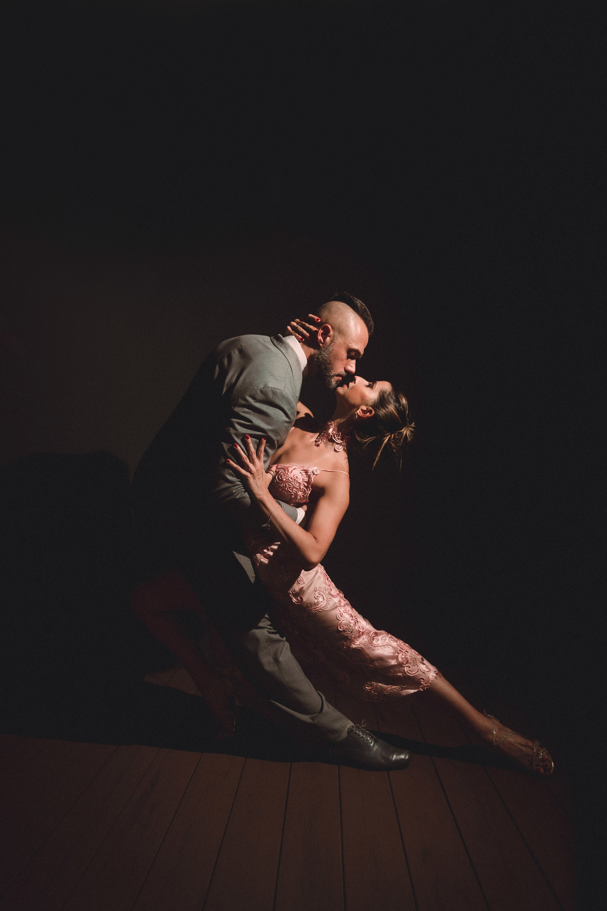 ensaio-de-casal-com-tango-estacao-da-luz-vanessa-mario-