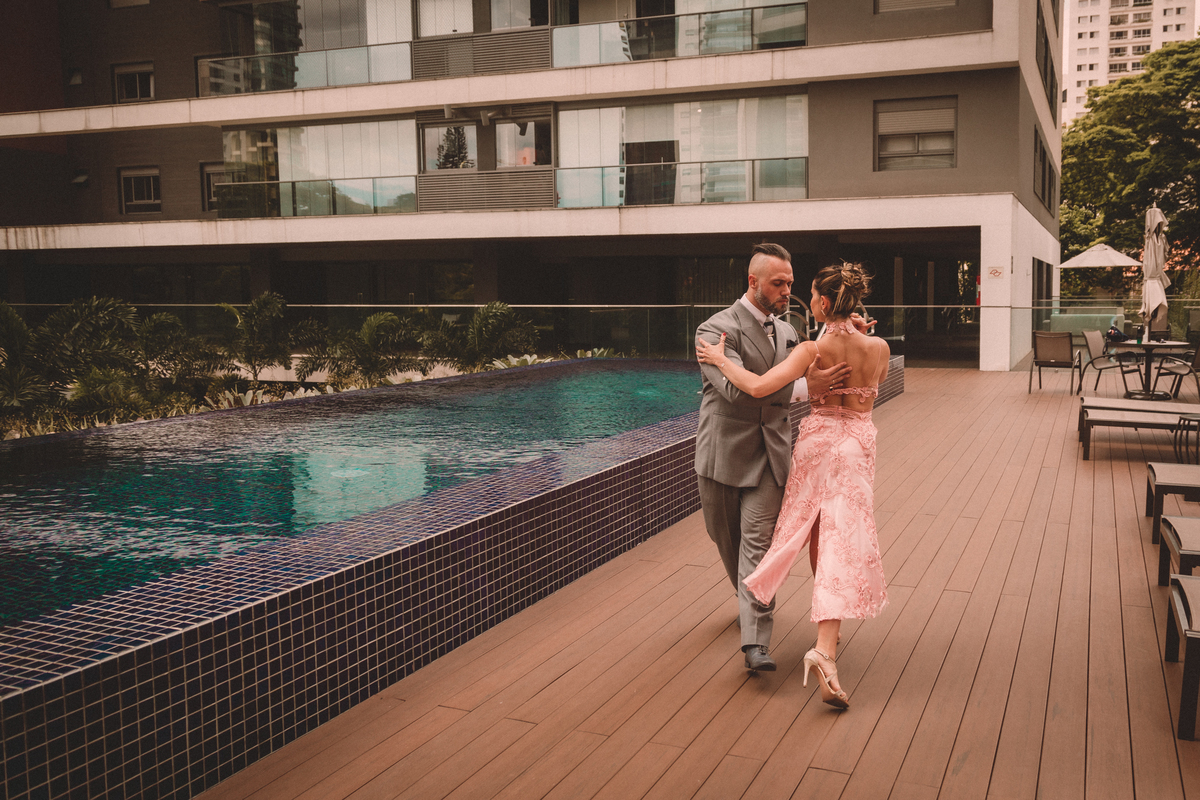 ensaio-de-casal-com-tango-estacao-da-luz-vanessa-mario-
