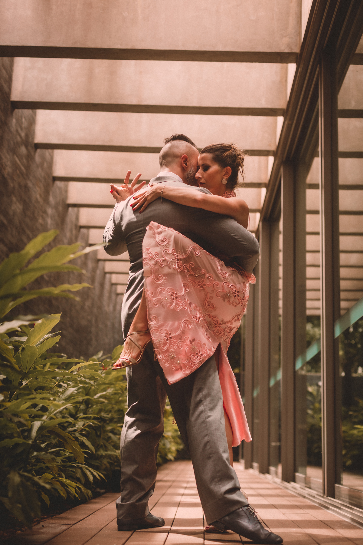 ensaio-de-casal-com-tango-estacao-da-luz-vanessa-mario-