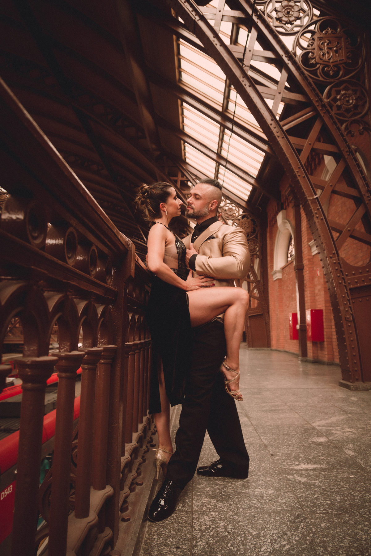 ensaio-de-casal-com-tango-estacao-da-luz-vanessa-mario