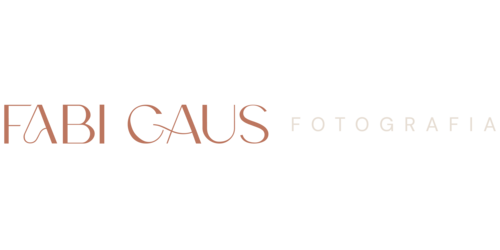 Logotipo de Fabi Caus Fotografia