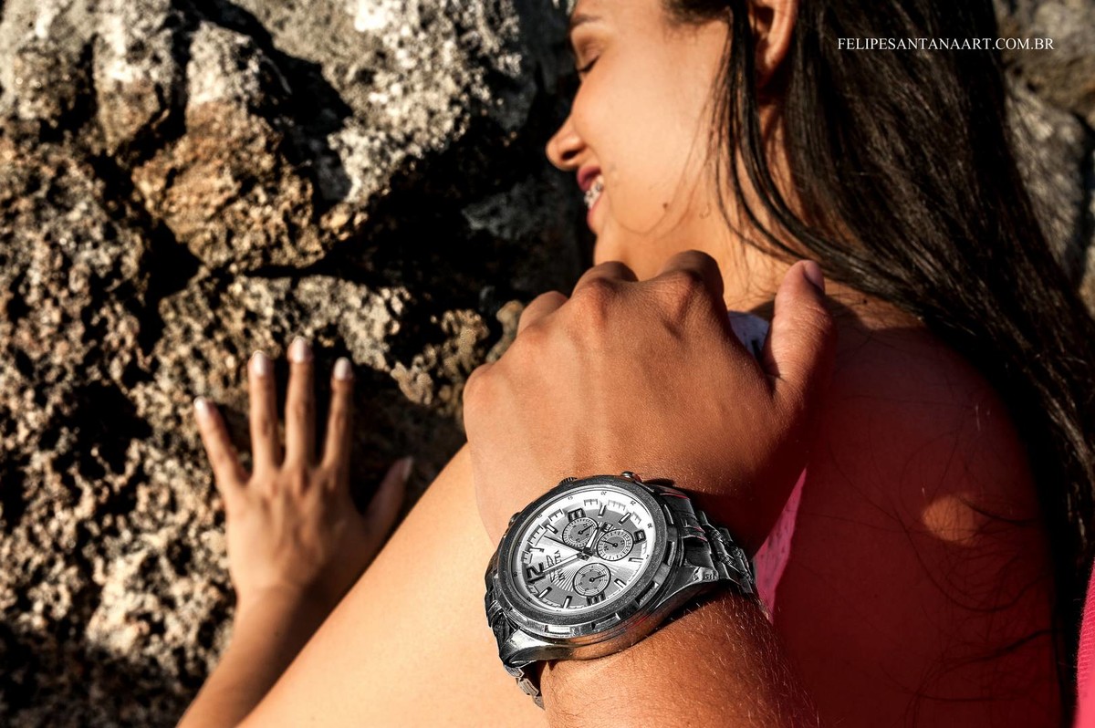 fotografia de relógio grande e bonito