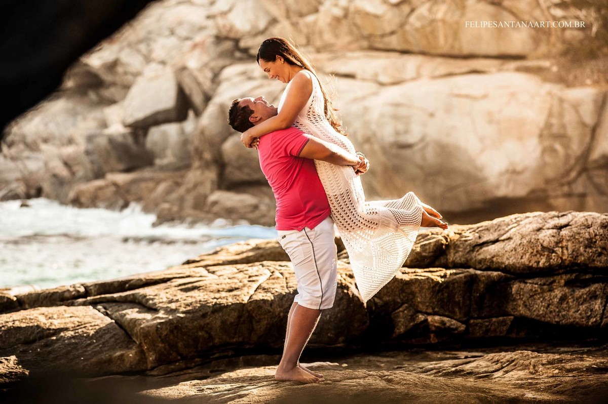 casal fazendo declarações de amor na praia, fotografia Tumblr na praia