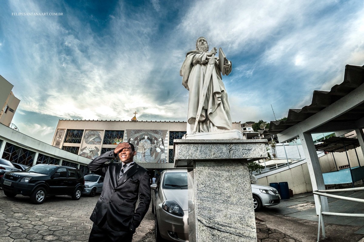 Fotografia de casamento, fotografo de casamento em Cataguases, foto na Igreja do Rosário, Igreja em Cataguases , noivo esperando a noiva