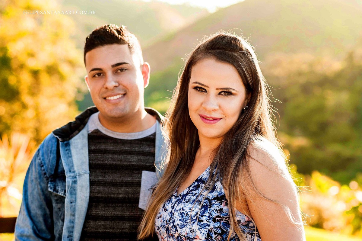 Fotografia de Pré Casamento feita pelo fotógrafo de Cetaguases Felipe Santana Fotografia, foto de casais felizes