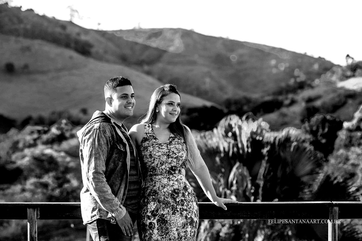 Fotografia de Pré Casamento feita pelo fotógrafo de Cetaguases Felipe Santana Fotografia, foto de casais felizes