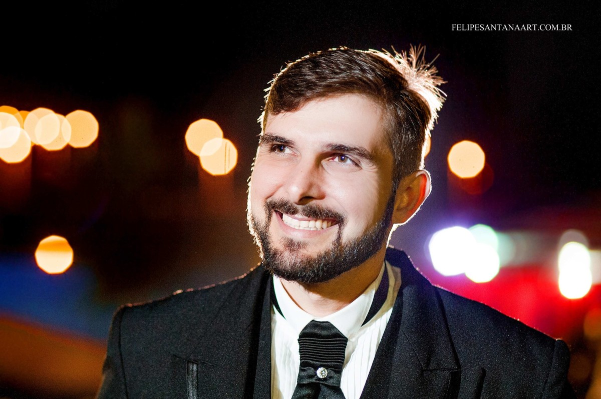 Fotografo de Cataguases Felipe Santana Fotografia, Fotografo de Casamento Felipe Santana, Foto Casamento Cataguases Felipe Santana Fotografia, sorriso do noivo