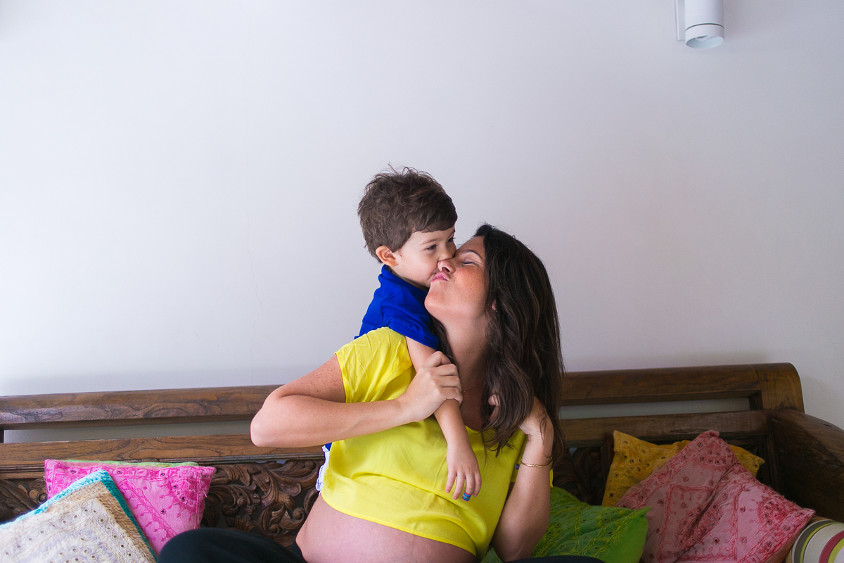 Ensaio gestante rj em casa fotos espontâneas para book gestante 