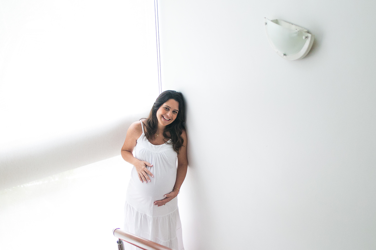 Ensaio gestante rj em casa fotos espontâneas para book gestante 