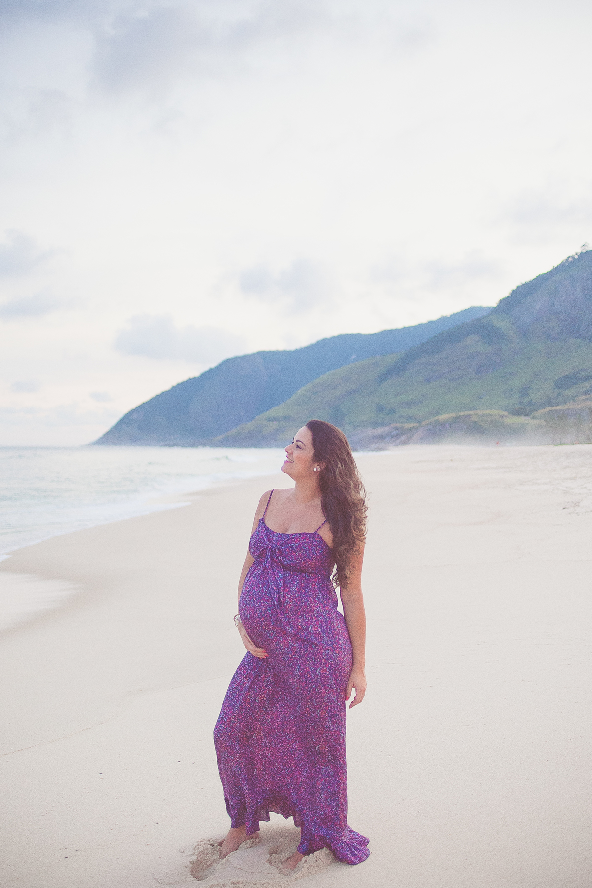 ensaio gestante externo no rio de janeiro fotos expontâneas na praia 