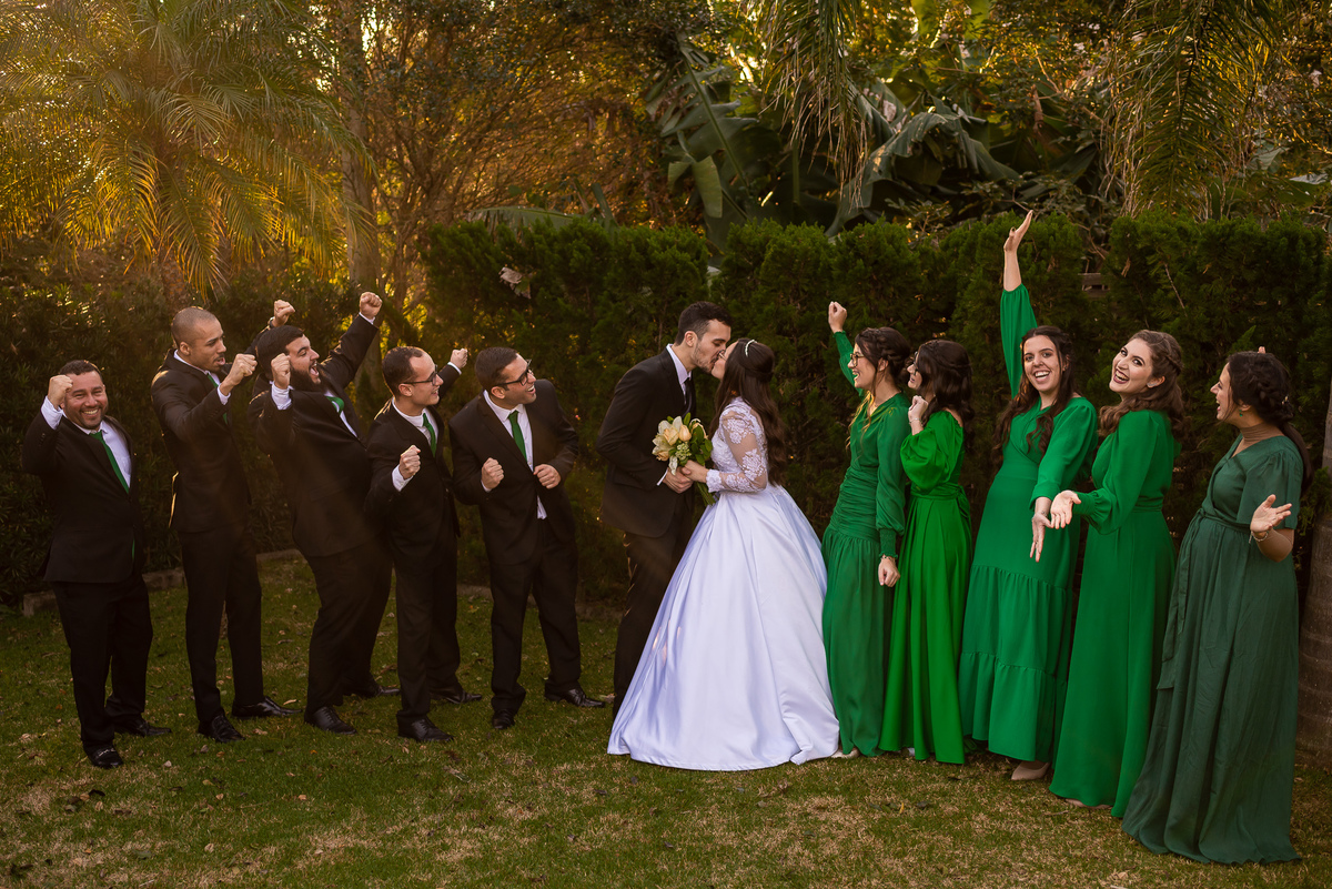 noivos com padrinhos