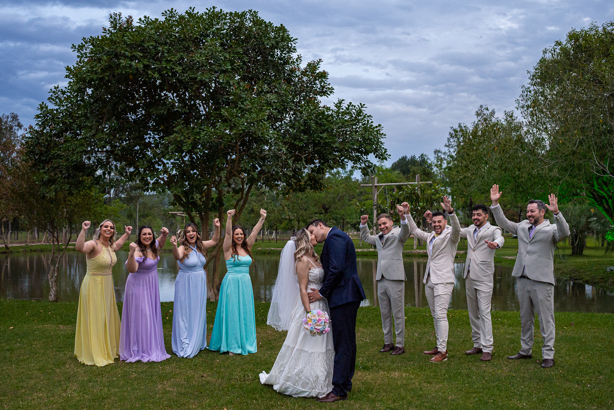 madinhas com vestidos coloridos