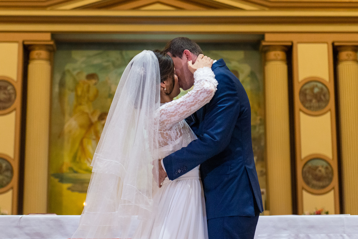 beijo dos noivos catedral são luiz gonzaga