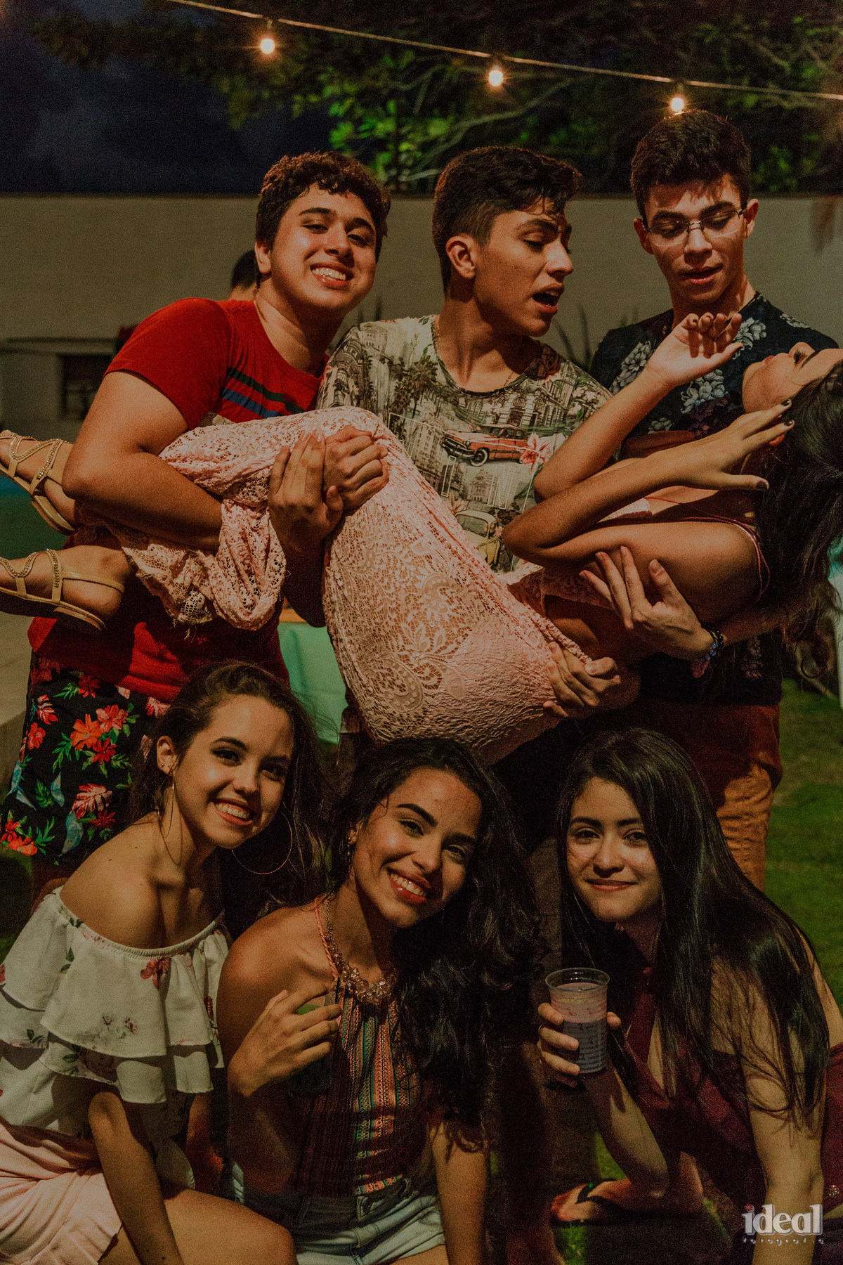 Retrato de aniversário com seus amigos