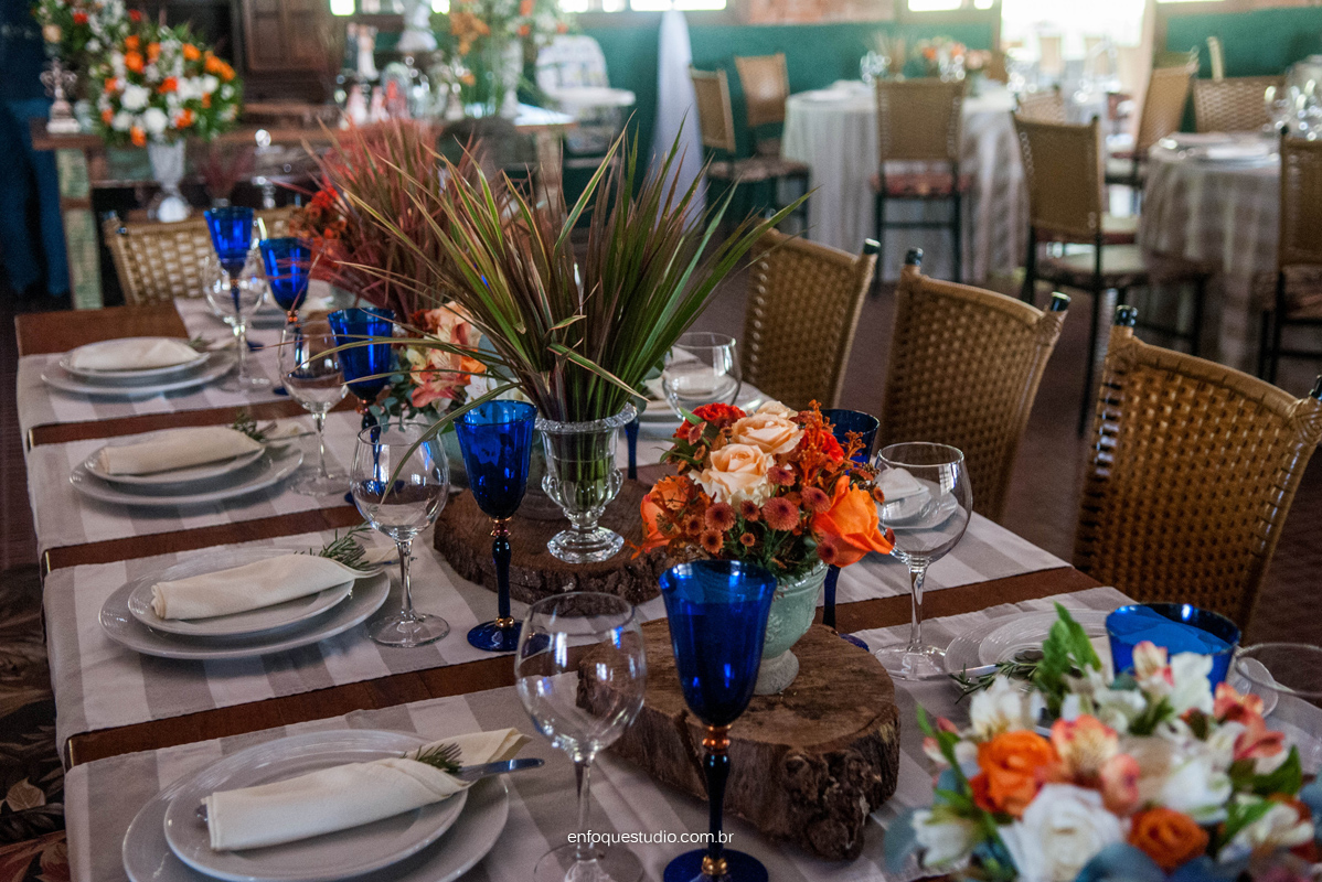 Foto de decoração de mesa para casamento estilo campo em Itu SP