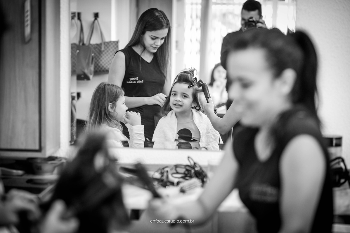 Foto making of arrumando a noivinha em salão em Itu - SP