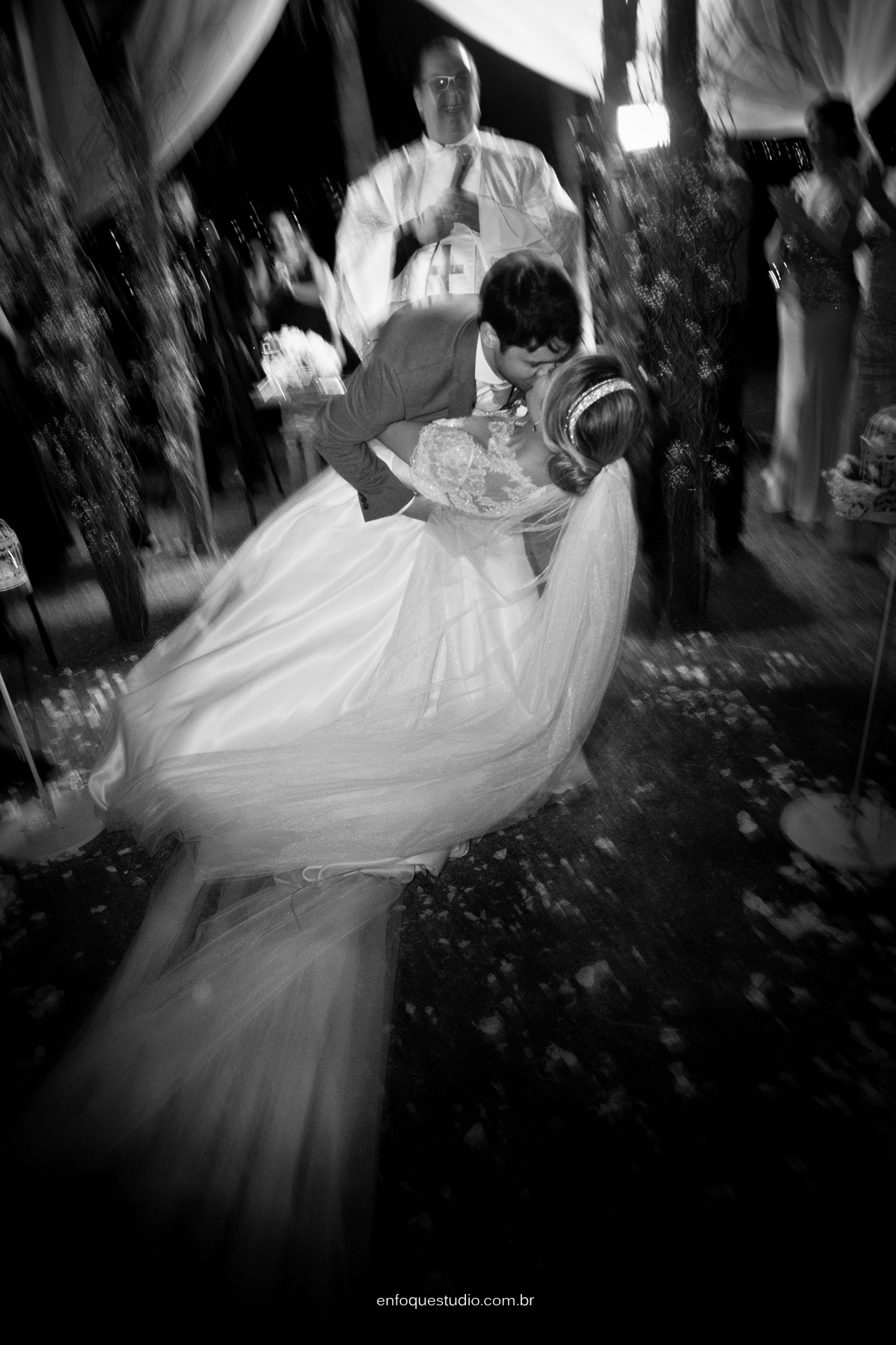 Fotos de casamento de Priscila e Gustavo no Salão Catavento em Piracicaba - SP