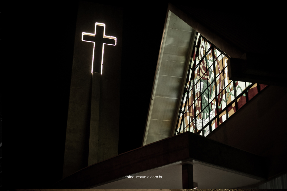 Fotos de casamento de Letícia e Fred - Making of Leonardo Foresti com cerimonia na Capela do Terras e Recepção no Salão Beira Rio - Piracicaba - SP