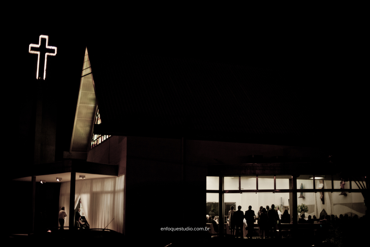 Fotos de casamento de Letícia e Fred - Making of Leonardo Foresti com cerimonia na Capela do Terras e Recepção no Salão Beira Rio - Piracicaba - SP