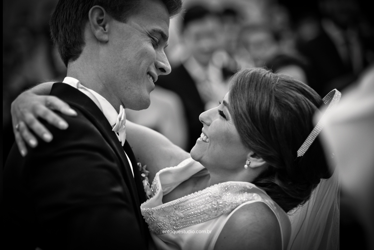 Fotos de casamento de Letícia e Fred - Making of Leonardo Foresti com cerimonia na Capela do Terras e Recepção no Salão Beira Rio - Piracicaba - SP