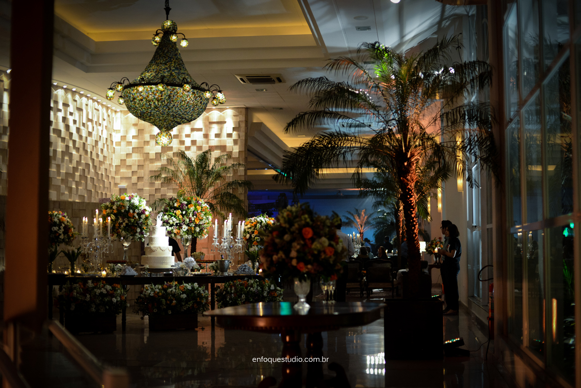 Fotos de casamento de Letícia e Fred - Making of Leonardo Foresti com cerimonia na Capela do Terras e Recepção no Salão Beira Rio - Piracicaba - SP